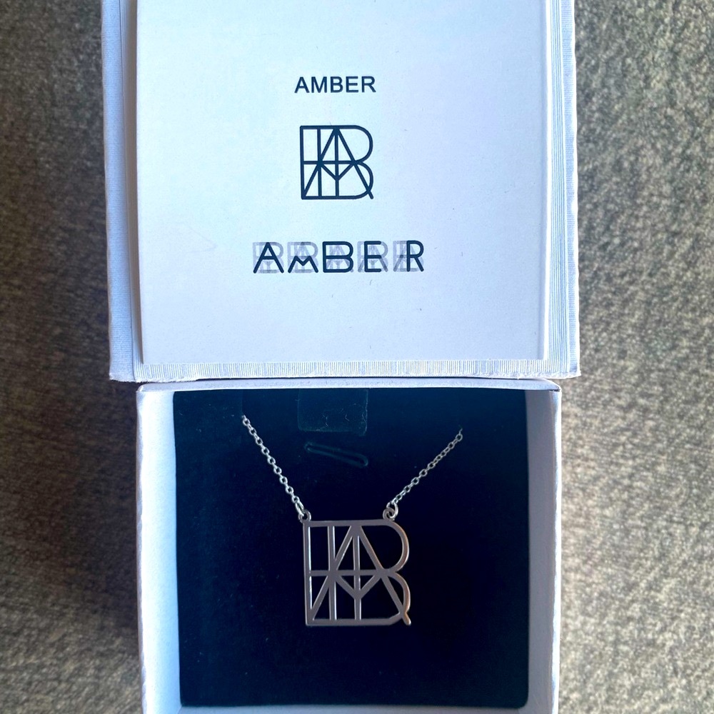 Mint & Lily Minimalist Silver Monogram Name Necklace